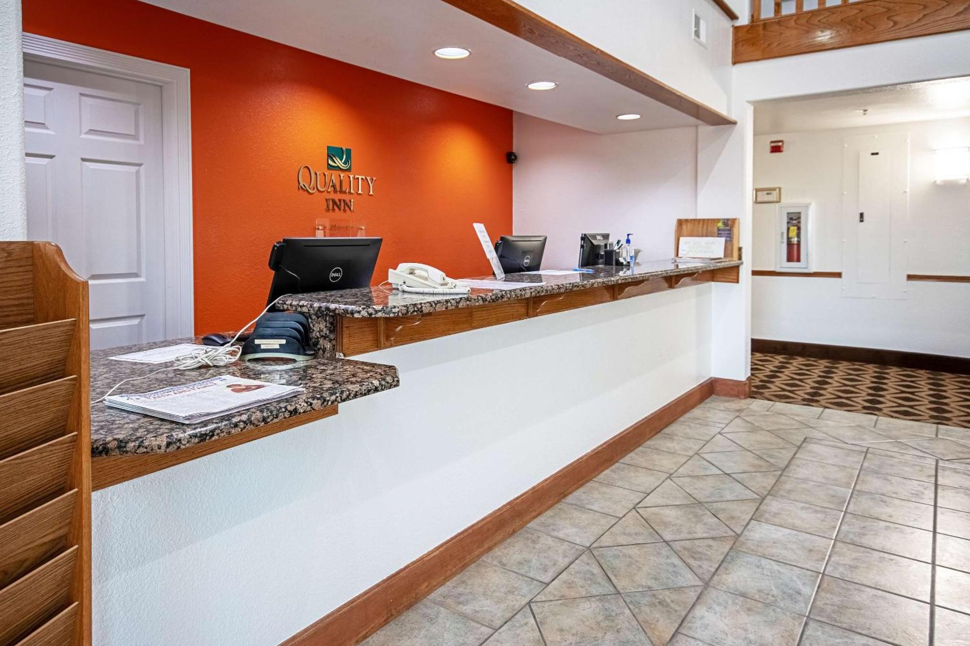 Quality Inn Dodge City Exterior foto