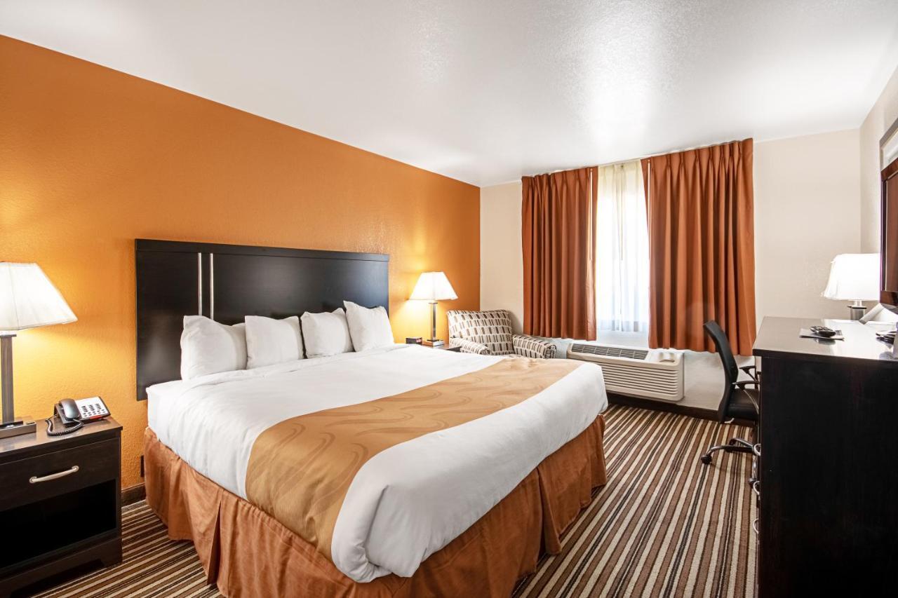 Quality Inn Dodge City Exterior foto