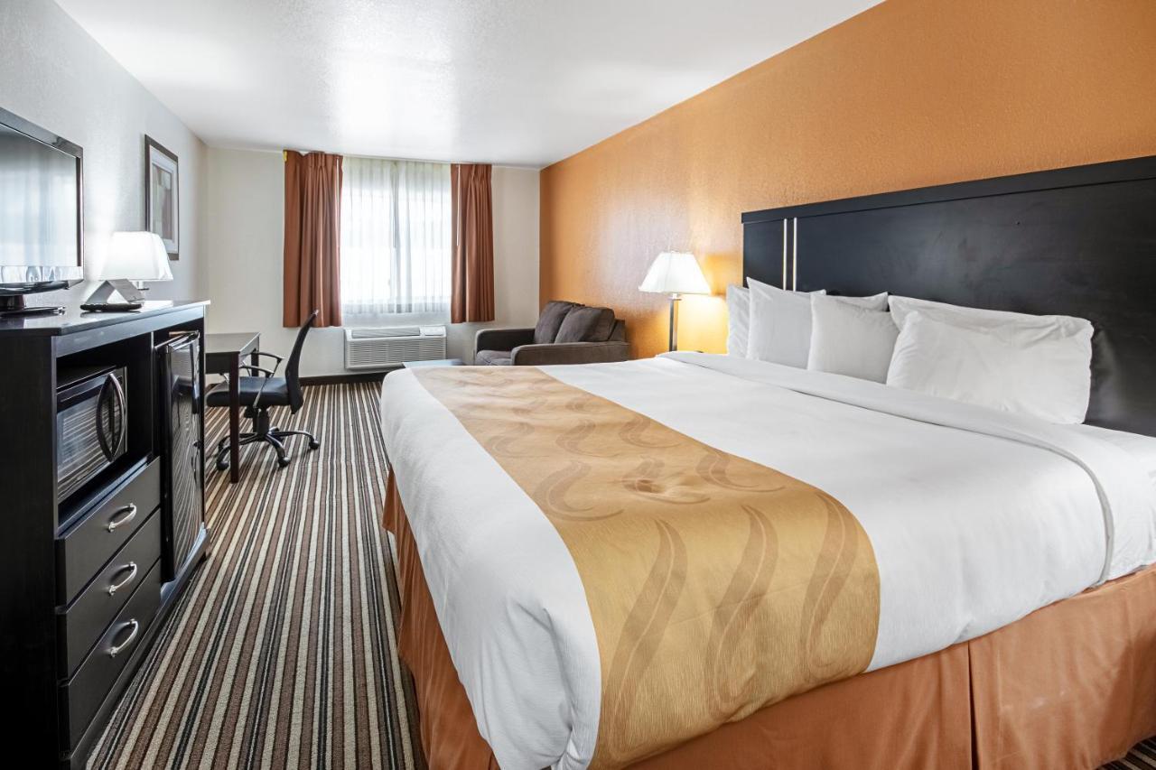 Quality Inn Dodge City Exterior foto