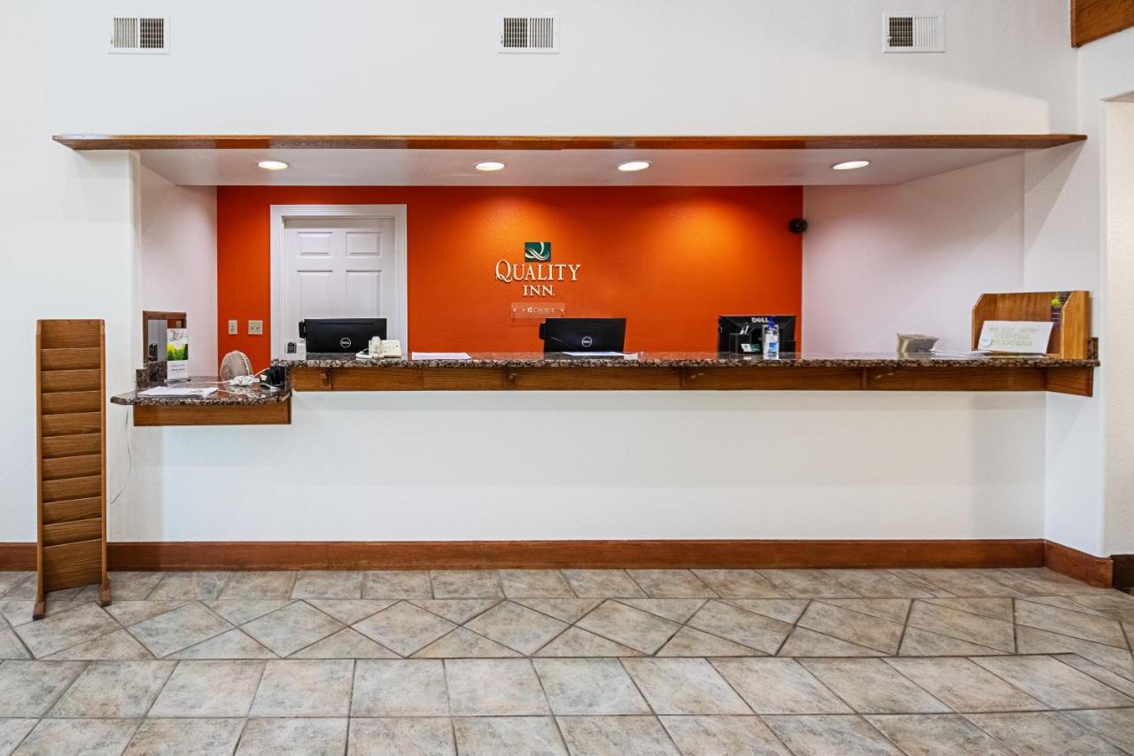 Quality Inn Dodge City Exterior foto